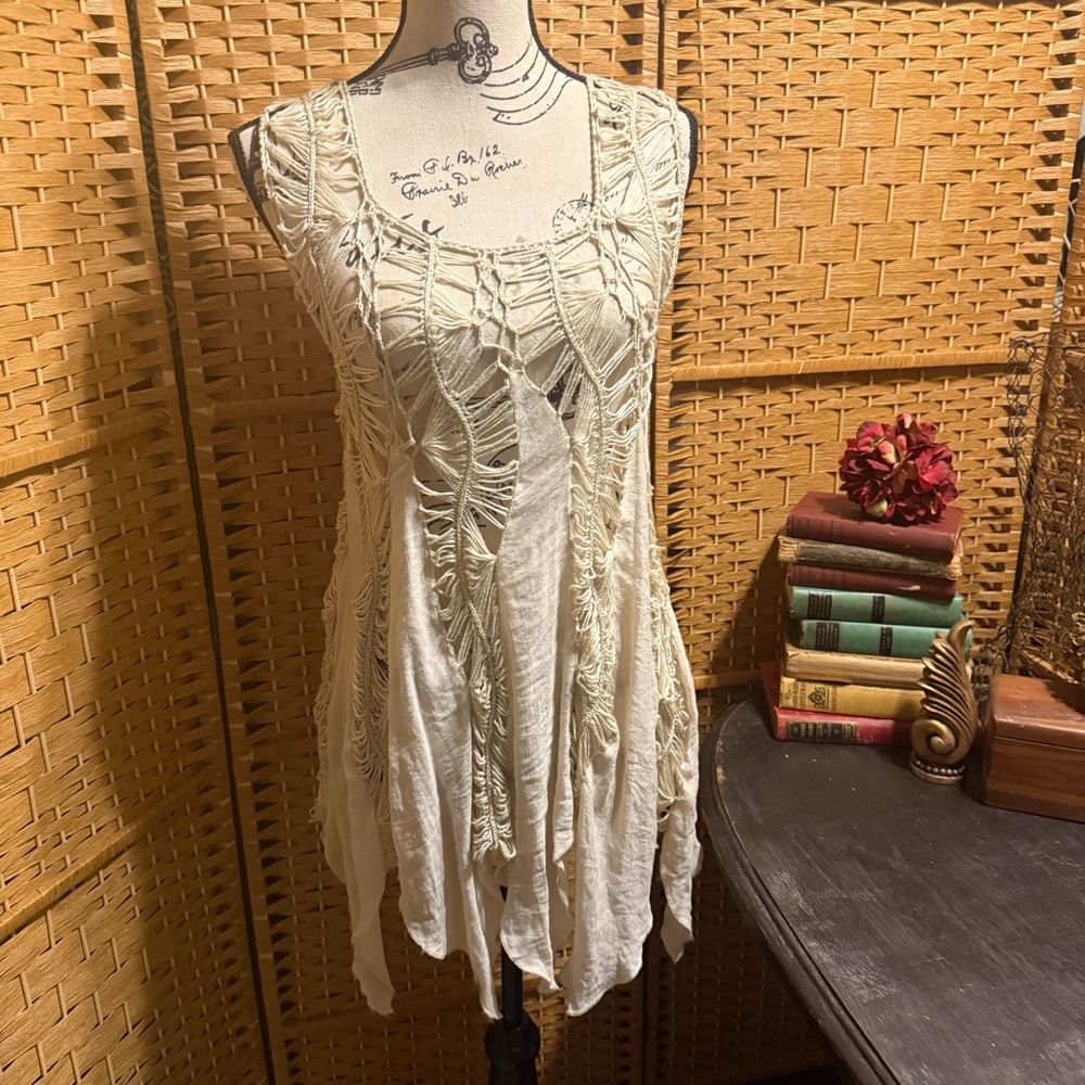 Umgee macramé sleeveless boho cover/top